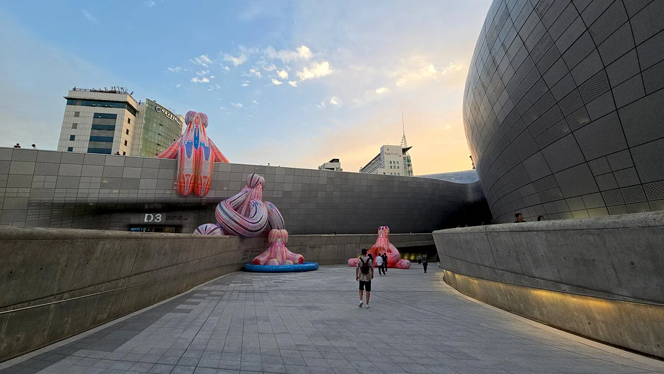 edificio futurista DDP