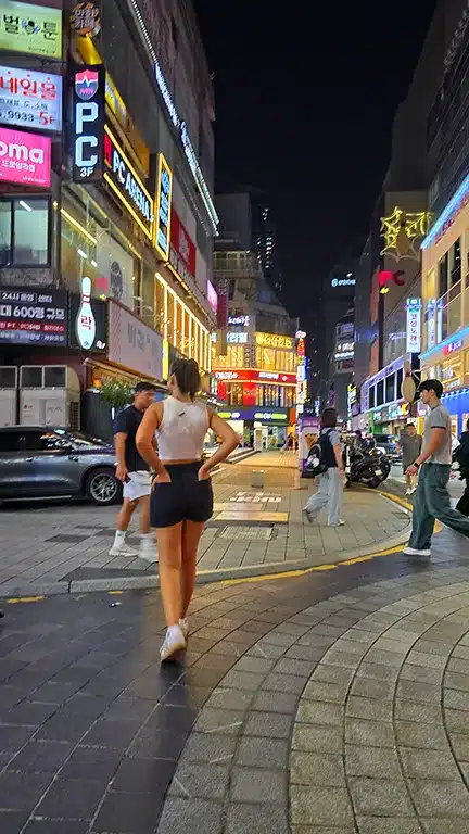 paseando por la calle Young Street