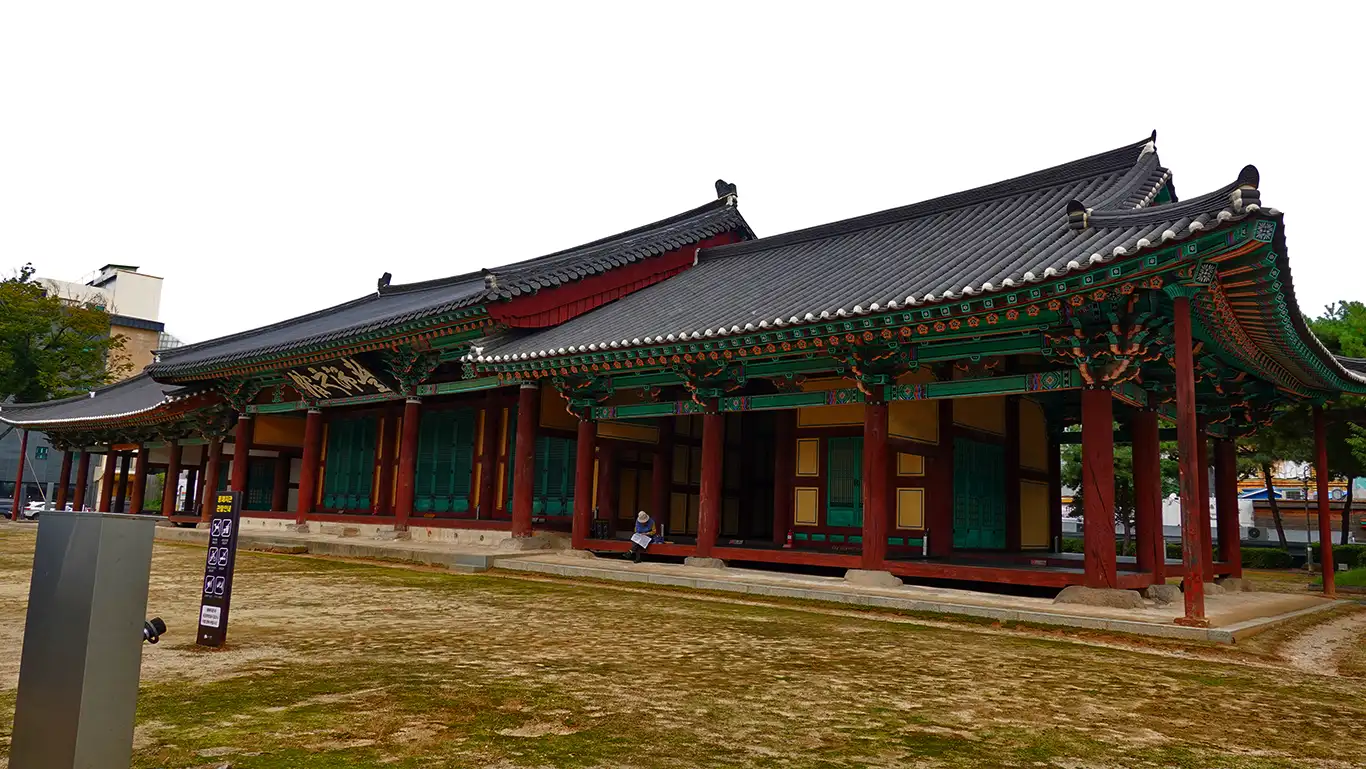 exterior de una casa con historia de jeonju