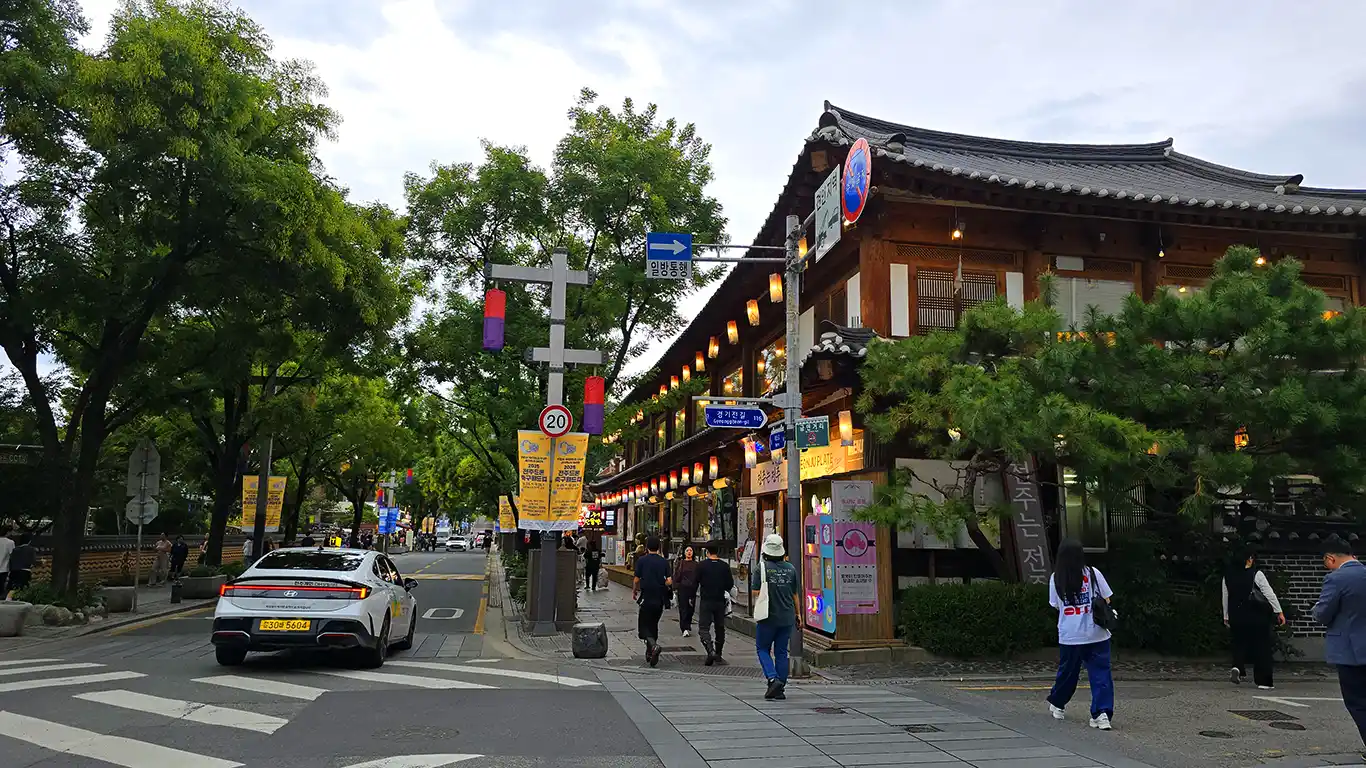 Calle principal de la aldea